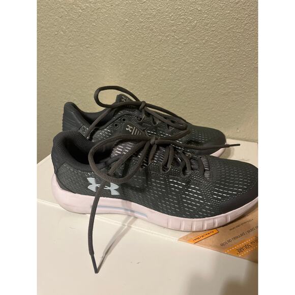 Under Armour women’s size 9 sneakers - Picture 3 of 6